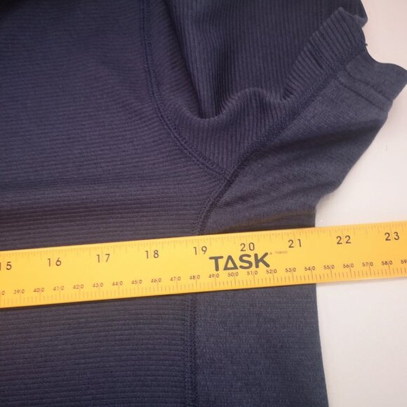 Carbon Men's Size Medium Loose Fit Navy Short Sleeve Athletic T-shirt - Picture 6 of 8